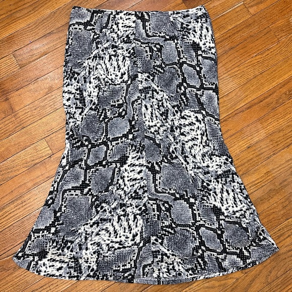She + Sky Size Med Snakeskin Print Zip Midi Fit and Flare Y2K Sexy Flowy Skirt - Picture 5 of 11